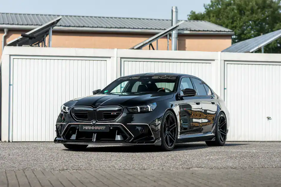 2025 BMW M5 Manhart MH5 900E. Imagen delantera.
