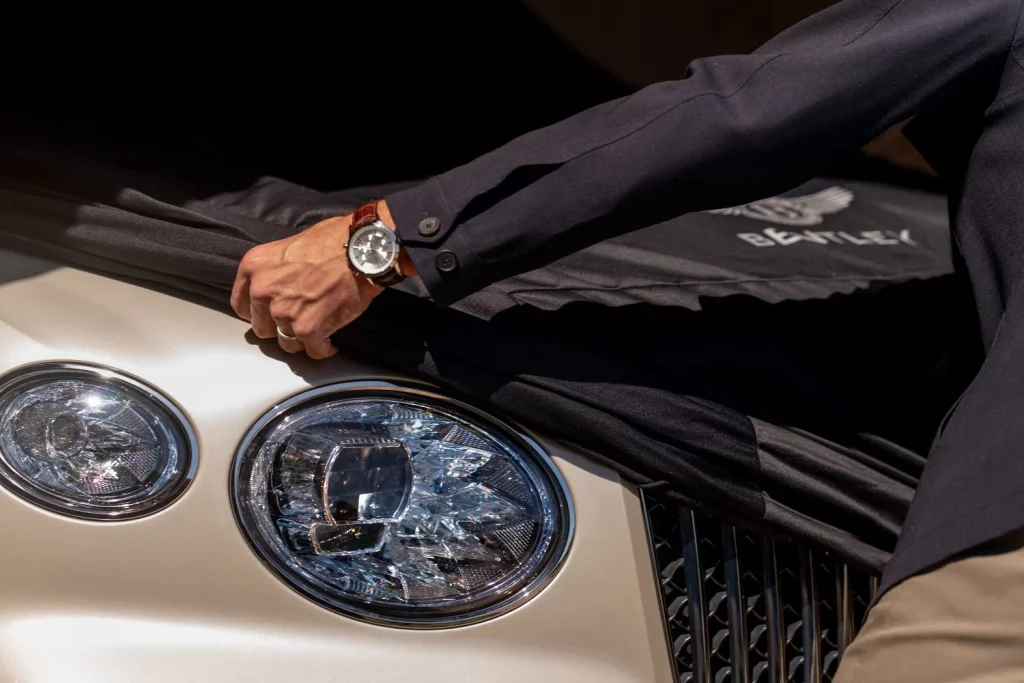 2025 Bentley Bentayga accesorios mascotas. Imagen funda.