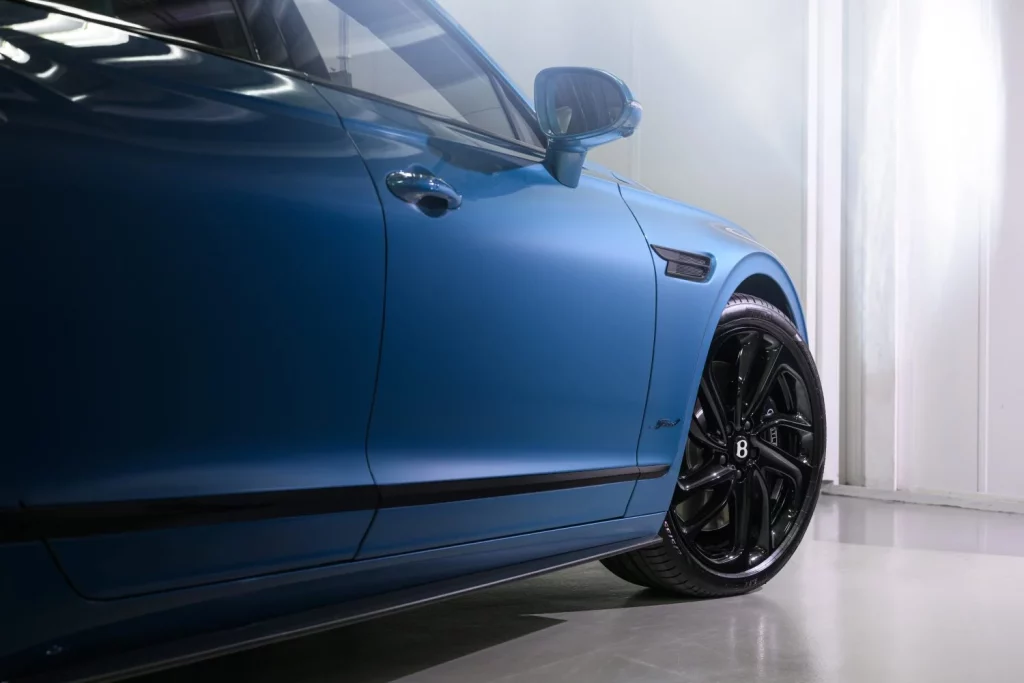 2025 Bentley Flying Spur Ombre 4 Motor16