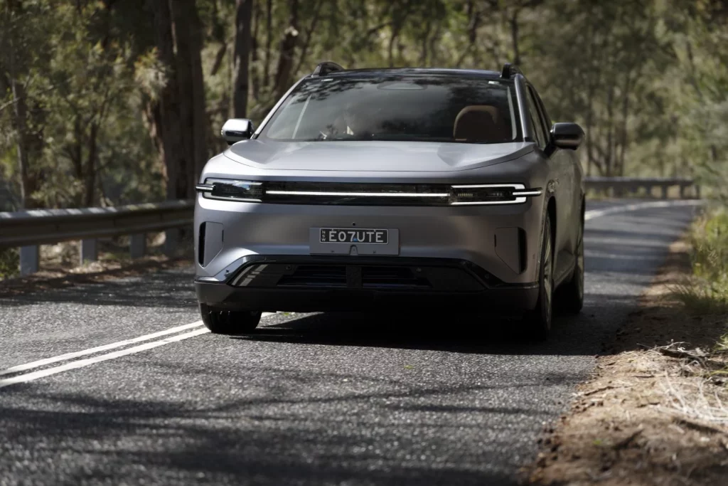 2025 Deepal E07 Multitruck 13 Motor16
