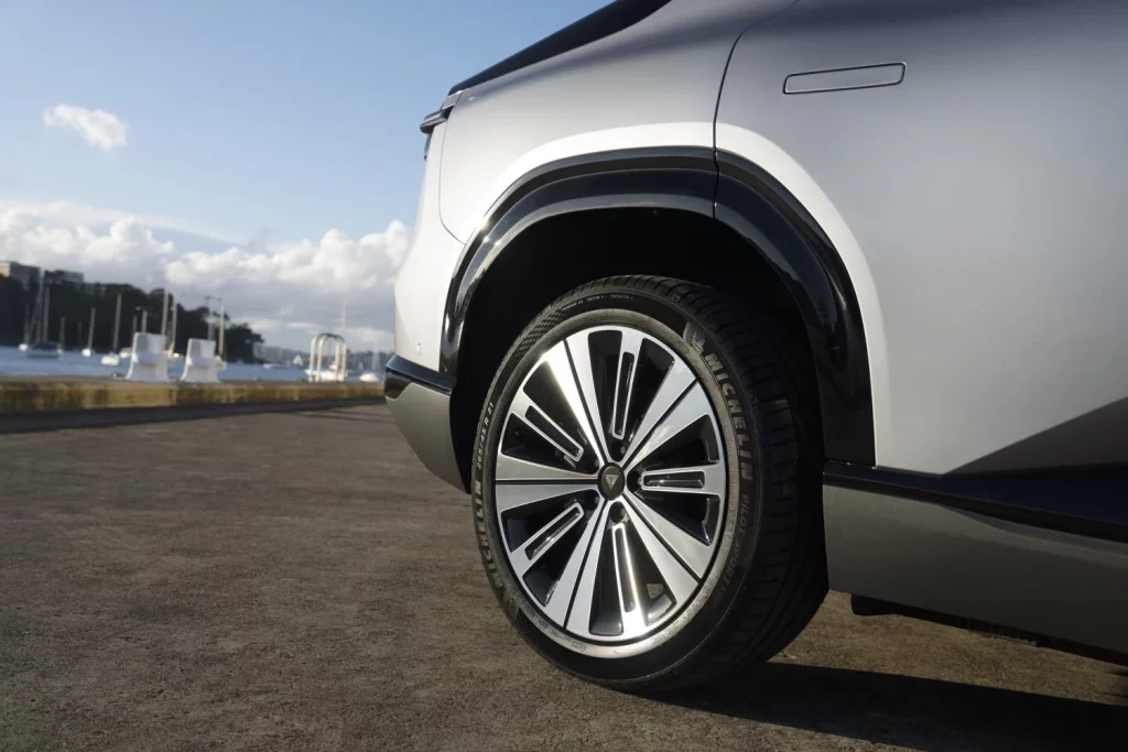 2025 Deepal E07 Multitruck 16 Motor16
