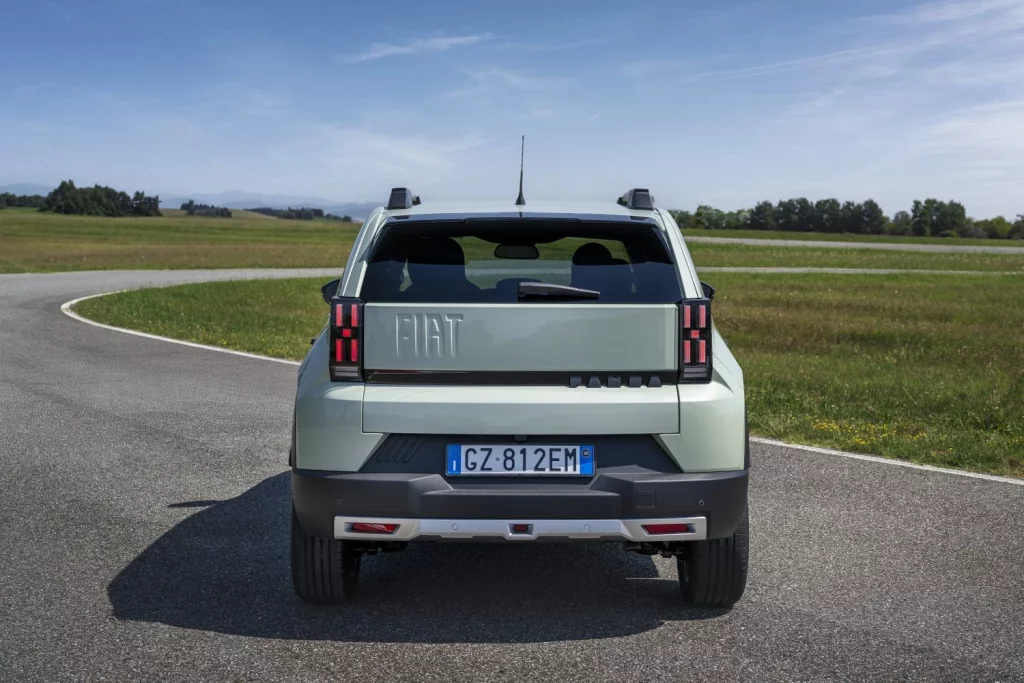 El Fiat Grande Panda estrena tercer pedal y una etiqueta C 11 Motor16 2025 Fiat Grande Panda 12 Turbo 1 Motor16