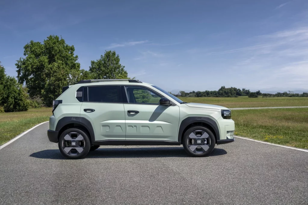 El Fiat Grande Panda estrena tercer pedal y una etiqueta C 8 Motor16 2025 Fiat Grande Panda 12 Turbo 2 Motor16
