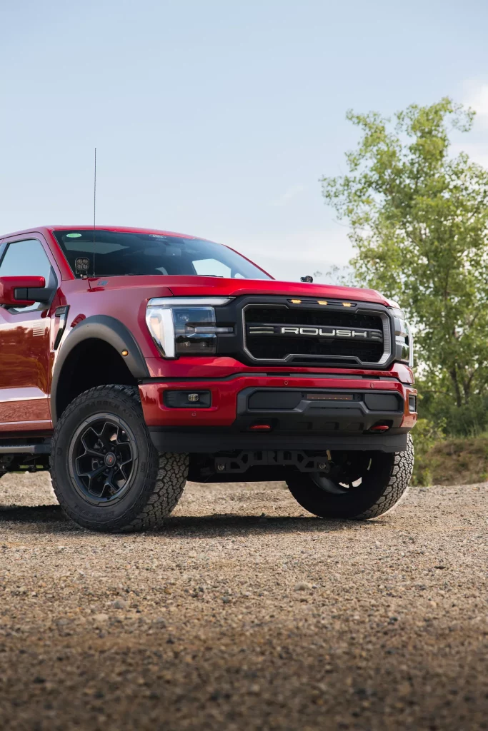 El Ford F-150 se convierte en una máquina de devorar caminos gracias a Roush 11 Motor16 2025 Ford F 150 Roush RT6 17 Motor16