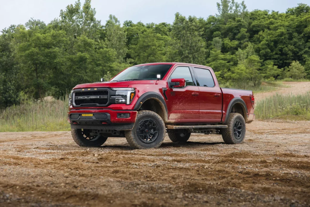 El Ford F-150 se convierte en una máquina de devorar caminos gracias a Roush 3 Motor16 2025 Ford F 150 Roush RT6 3 Motor16