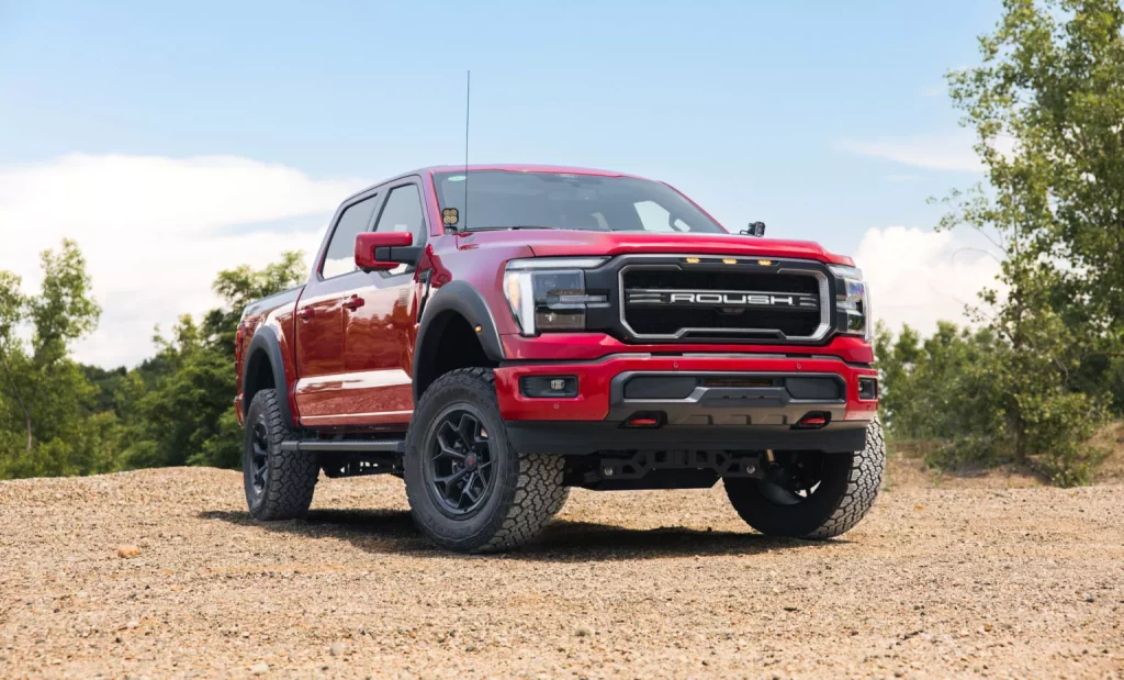 El Ford F-150 se convierte en una máquina de devorar caminos gracias a Roush 8 Motor16 2025 Ford F 150 Roush RT6 4 Motor16