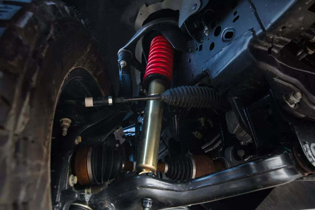 El Ford F-150 se convierte en una máquina de devorar caminos gracias a Roush 1 Motor16 2025 Ford F-150 Roush RT6. Imagen suspensión.