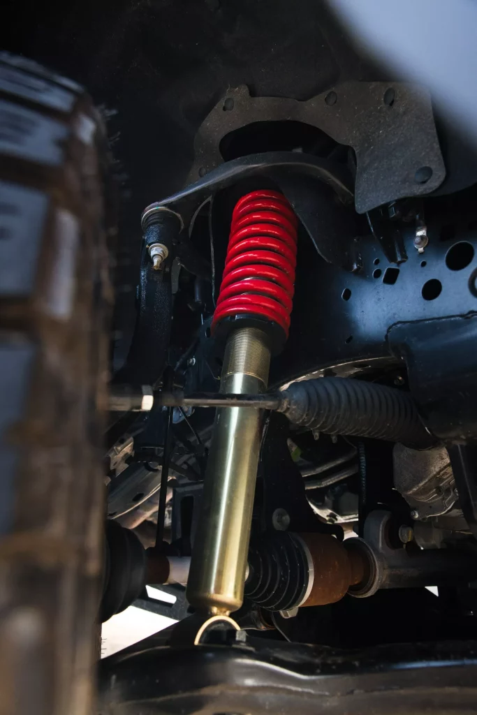 El Ford F-150 se convierte en una máquina de devorar caminos gracias a Roush 25 Motor16 2025 Ford F 150 Roush RT6 9 Motor16