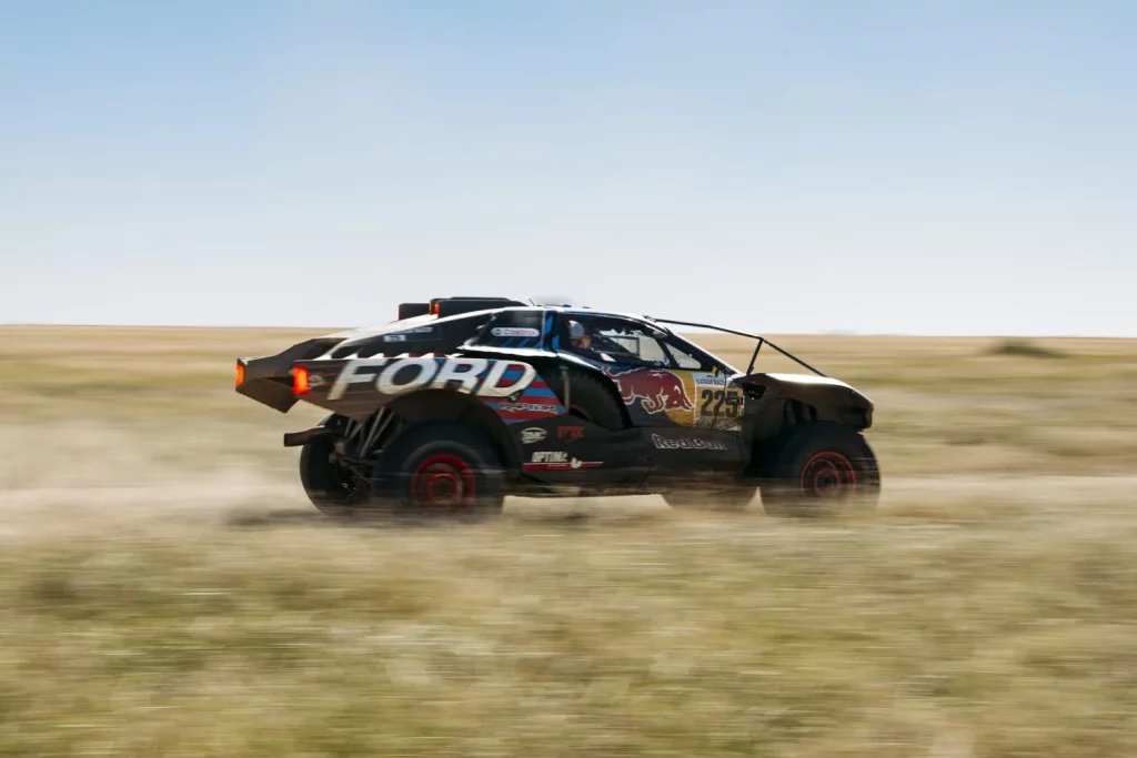 2025 Ford Ranger t1 carlos sainz lucas cruz 5 Motor16