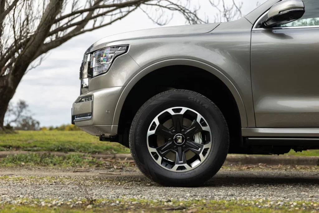 El inmenso GWM Tank 500 estrena una poderosa y eficiente mecánica PHEV 9 Motor16 2025 GWM TANK 500 Hi4 T PHEV 5 Motor16