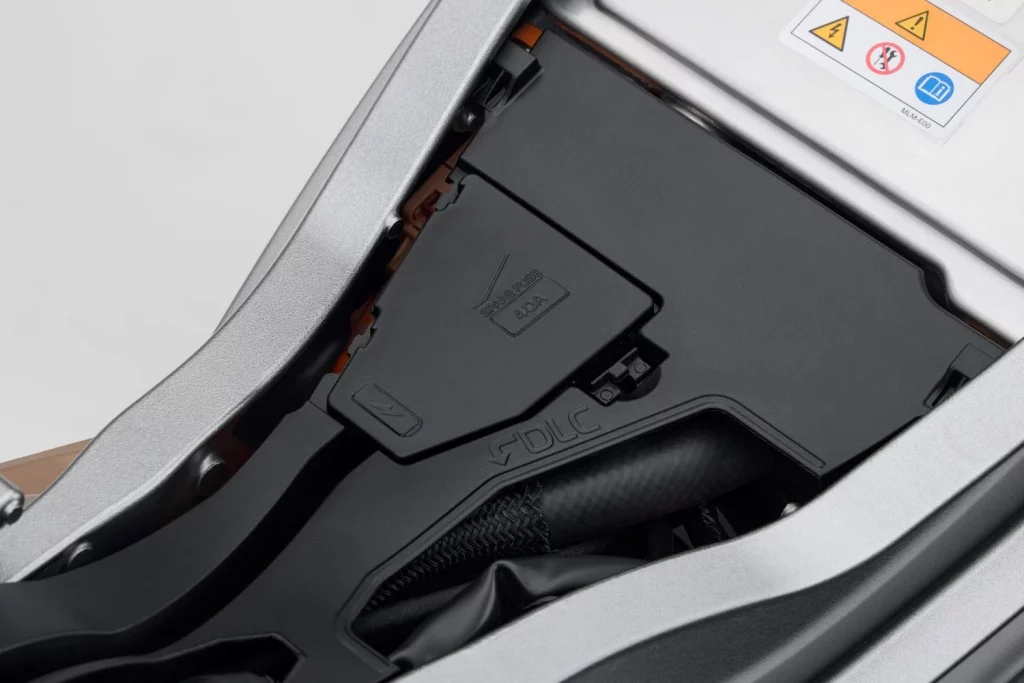 2025 Honda wn7 naked ev 23 Motor16