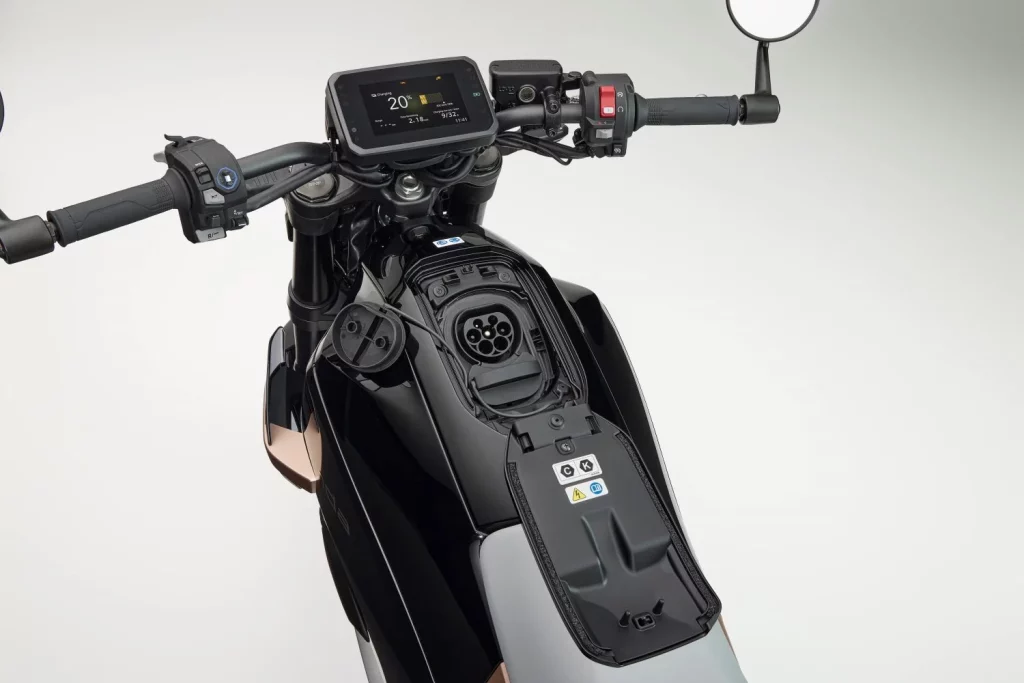 2025 Honda wn7 naked ev 25 Motor16