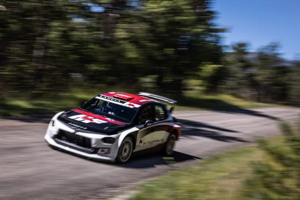 2025 Lancia Ypsilon Rally2 HF Integrale. Imagen movimiento.
