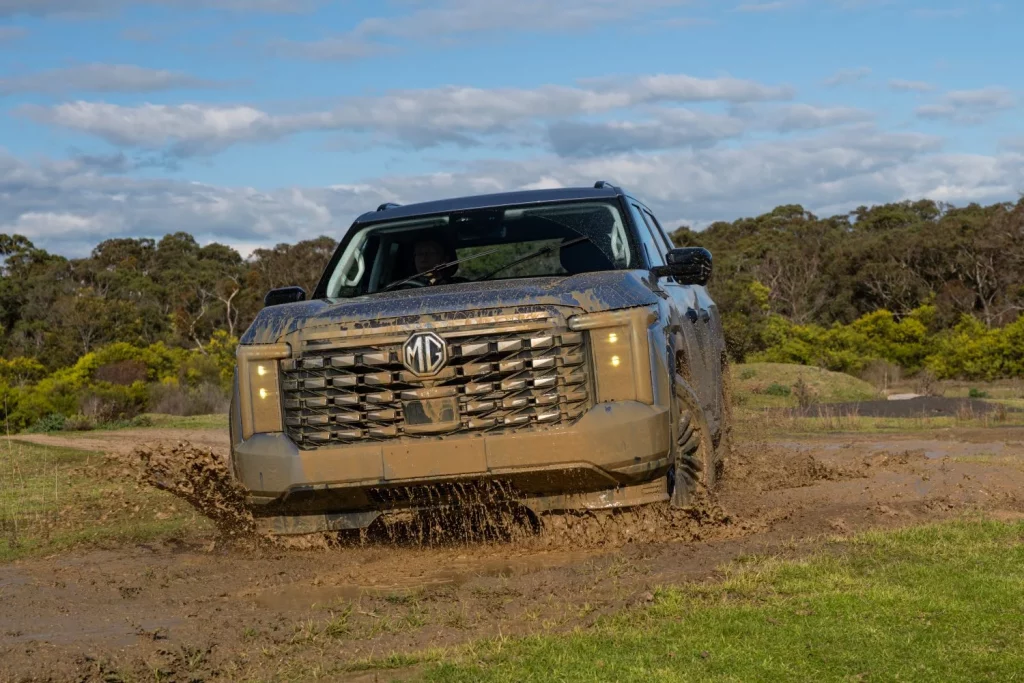 2025 MGU9 Pick Up 34 Motor16