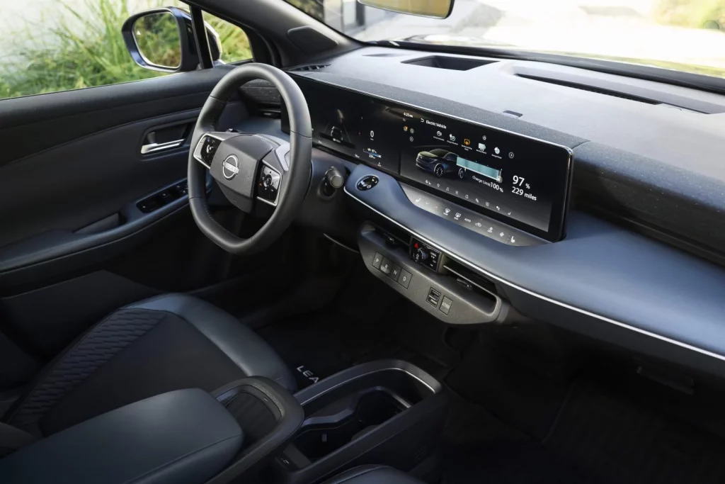 El nuevo Nissan Leaf tiene precio: ¿25.580 euros te parece caro? 38 Motor16 2025 Nissan Leaf 31 Motor16