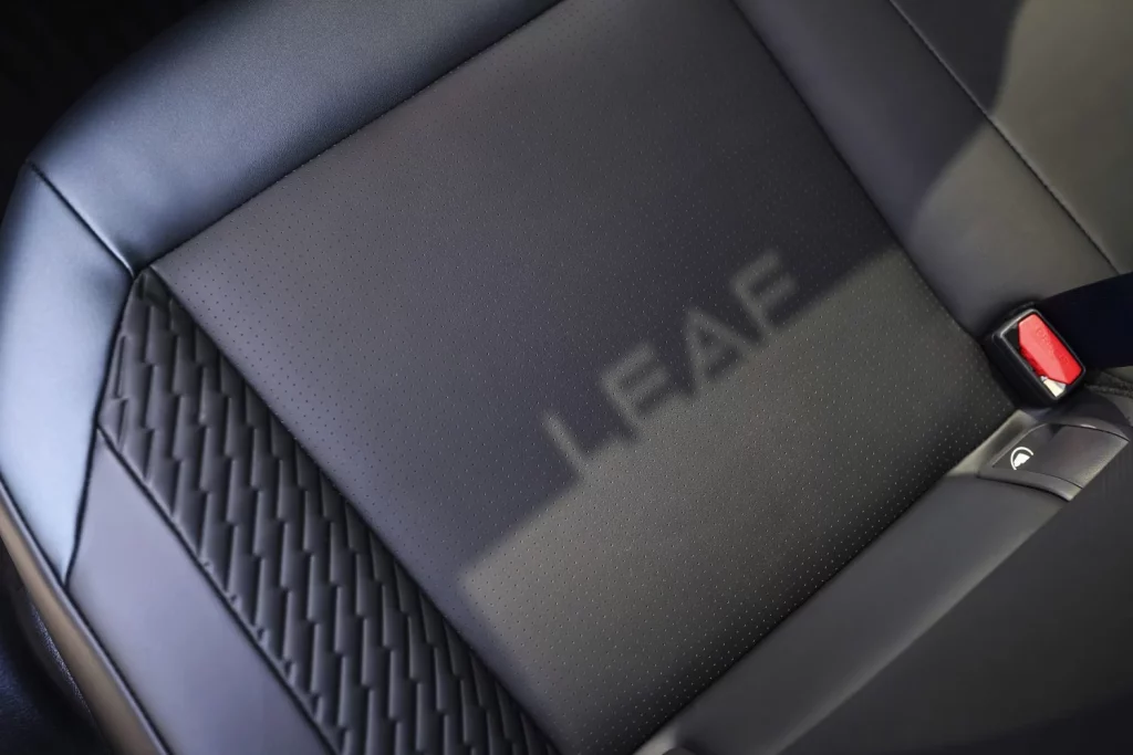 El nuevo Nissan Leaf tiene precio: ¿25.580 euros te parece caro? 47 Motor16 2025 Nissan Leaf 36 Motor16