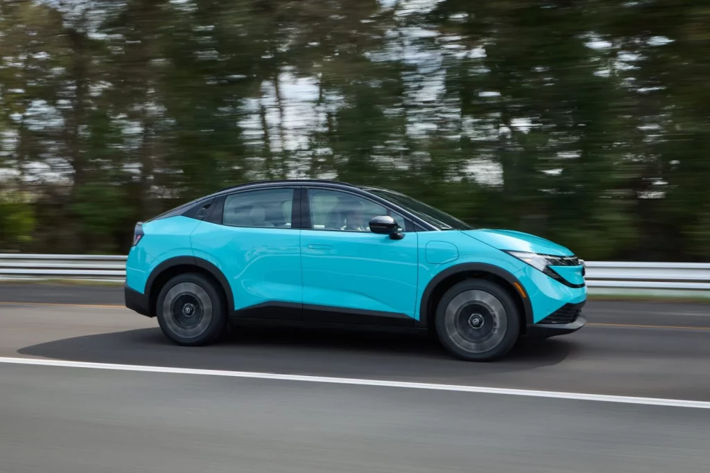 El nuevo Nissan Leaf tiene precio: ¿25.580 euros te parece caro? 17 Motor16 2025 Nissan Leaf 4 Motor16