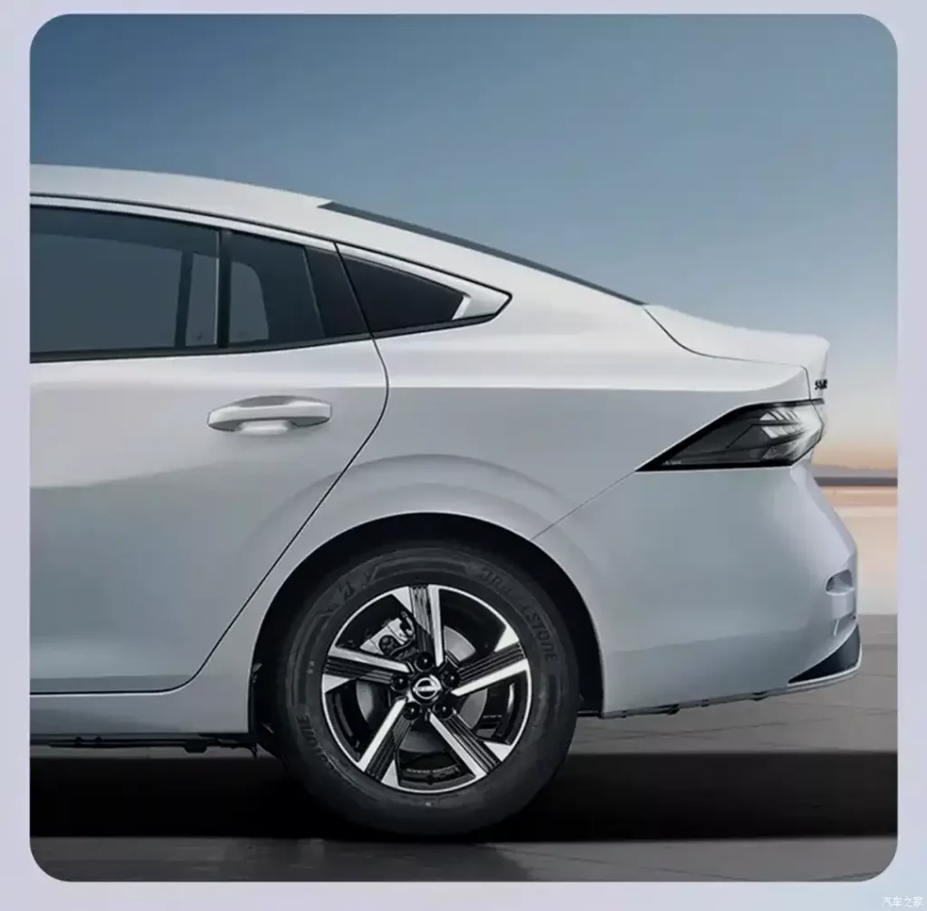 Nissan Sylphy: La berlina low-cost que arrasa en China y que cambiará de aires 3 Motor16 2025 Nissan Sylphy China. Imagen detalle.
