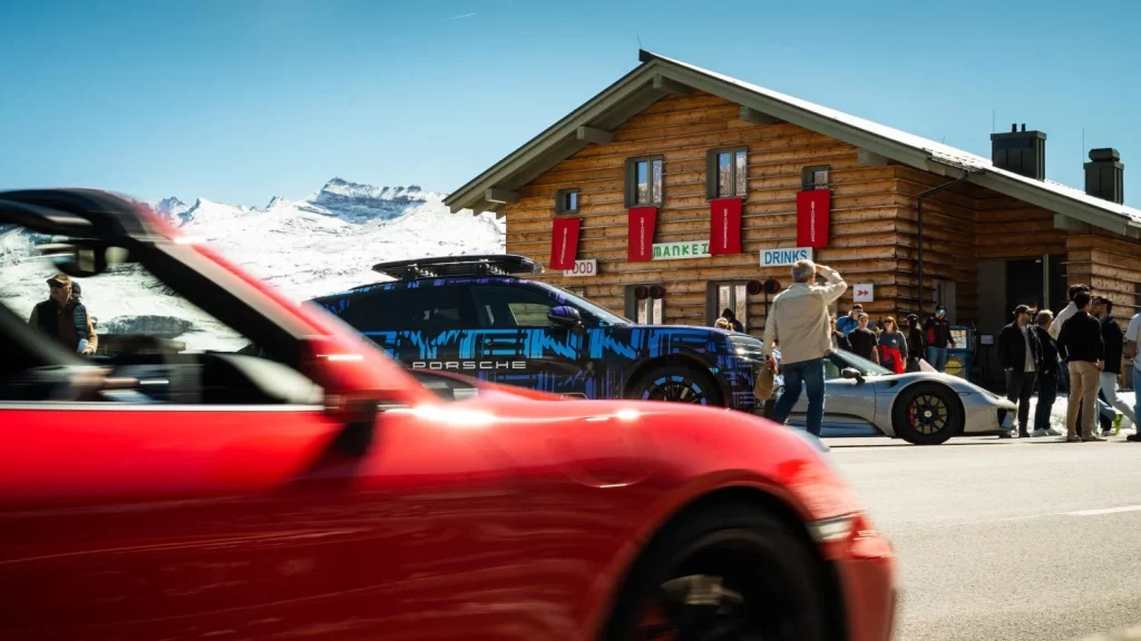 2025 Porsche Cayenne Eléctric. Grossglockner. Imagen aparcamiento.