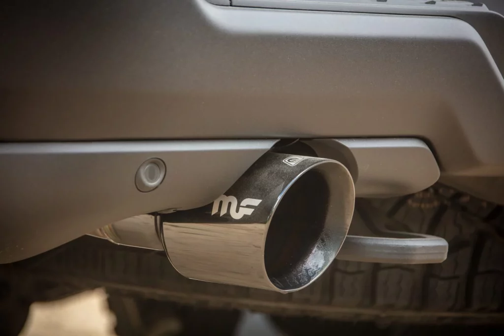 El impresionante RAM 1500 RHO sube el volumen gracias a MagnaFlow 2 Motor16 2025 RAM 1500 RHO MagnaFlow. Imagen detalle.
