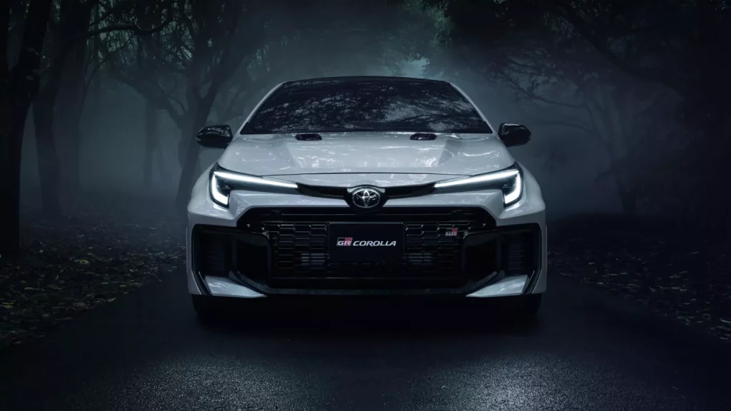 2025 Toyota GR Corolla Japon 9 Motor16