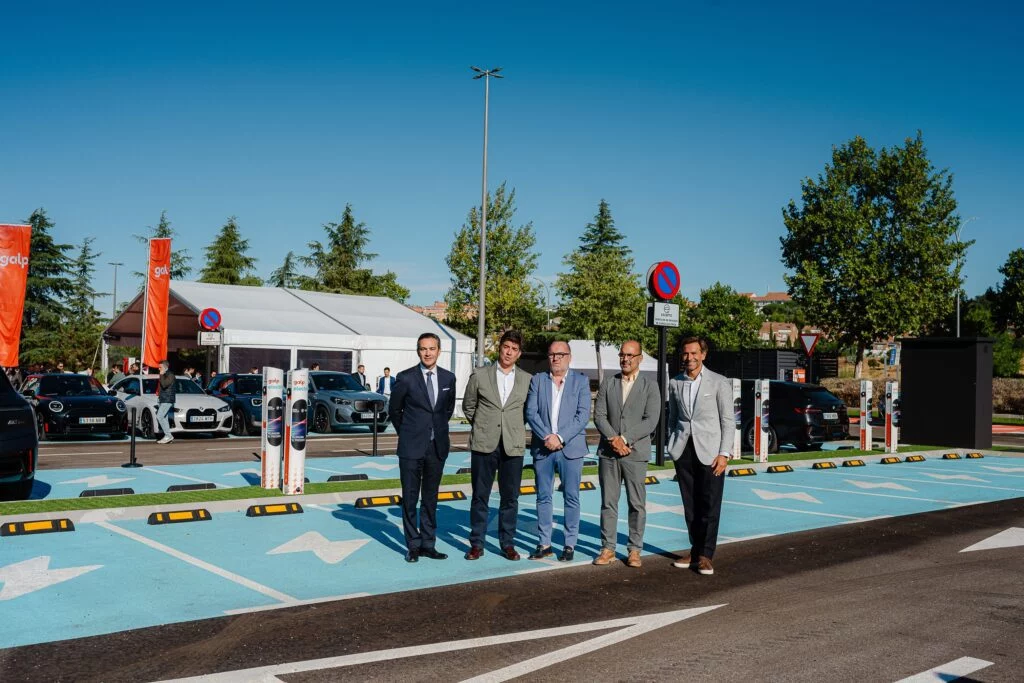 2025 Cargadores BMW Group y Galp. Intu Xanadú. Imagen.