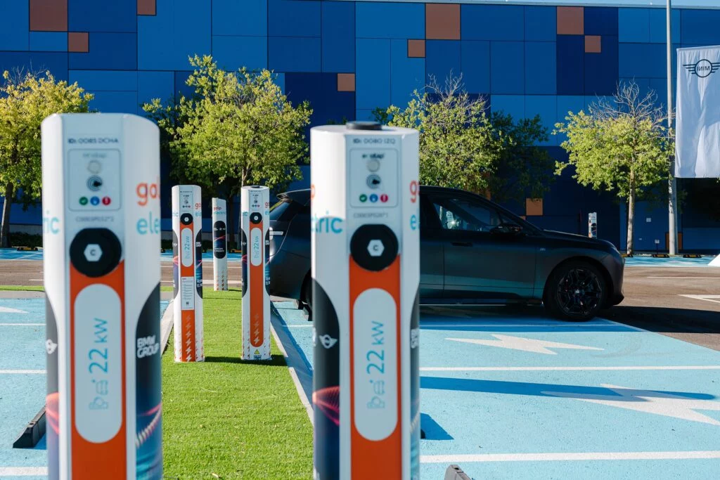2025 Cargadores BMW Group y Galp. Intu Xanadú. Imagen detalle.