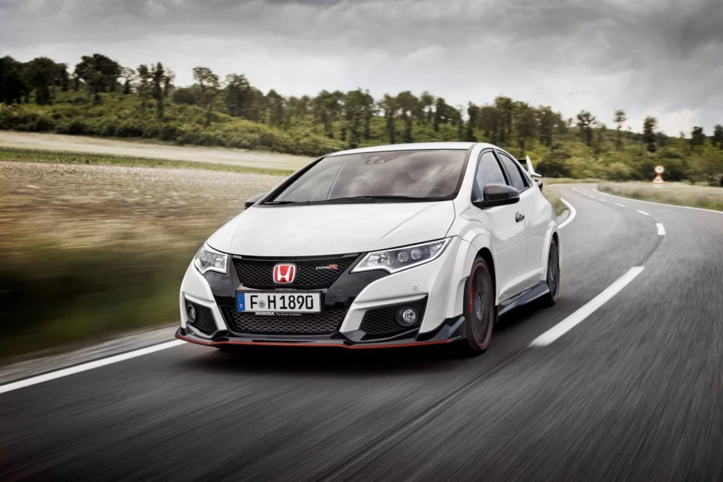 Los 25 años de historia del Honda Civic Type R, generación a generación antes de su adiós definitivo 3 Motor16 2025 Honda Civic Type R FK2. Imagen.