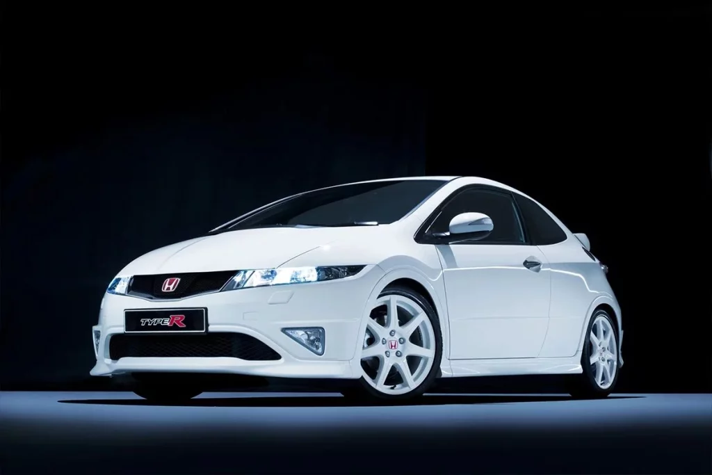 Los 25 años de historia del Honda Civic Type R, generación a generación antes de su adiós definitivo 2 Motor16 2025 Honda Civic Type R FN2. Imagen.