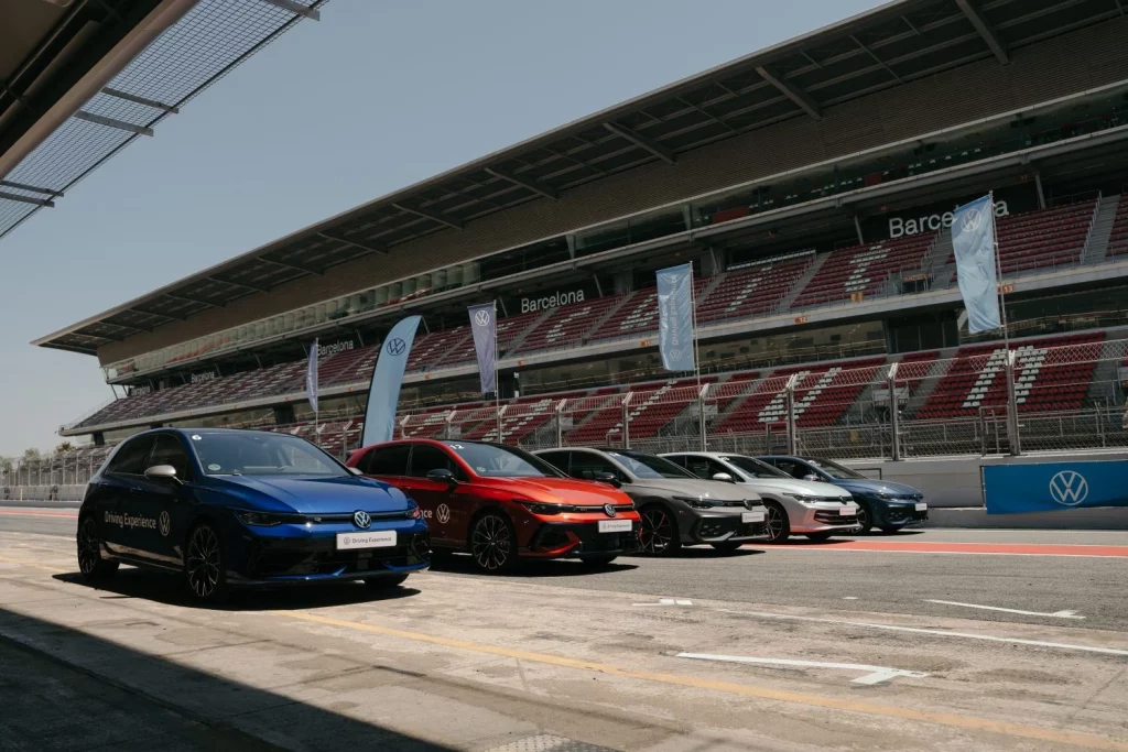 2025 Volkswagen Driving Experience. Track Experience. Imagen coches.
