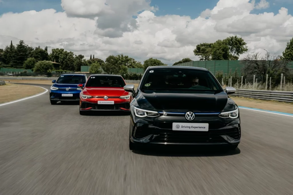 2025 track experience volkswagen driving 6 Motor16