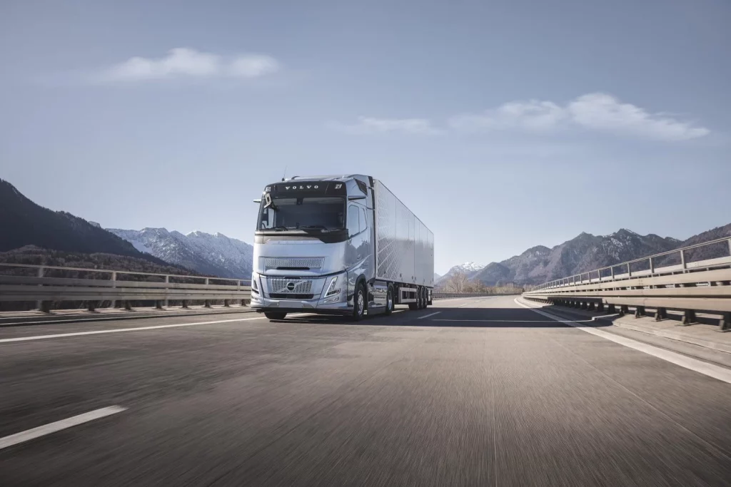 2025 Volvo Truck Driver Alert Support. Imagen movimiento.