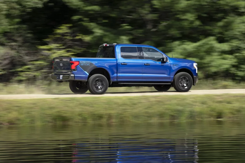 Ford F-150 Lightning STX: Reemplaza al XLT con extra de potencia y autonomía 12 Motor16 2026 F 150 Lightning STX 07 3316 Motor16