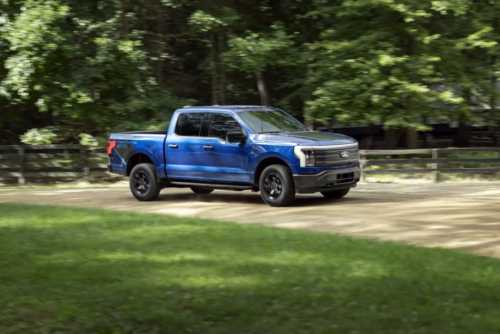 Ford F-150 Lightning STX: Reemplaza al XLT con extra de potencia y autonomía 10 Motor16 2026 F 150 Lightning STX 08 3325 Motor16