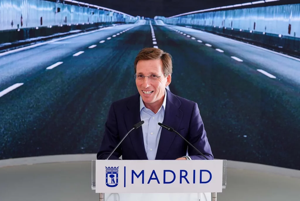 Ya no volverás a perderte: Waze y Google instalan 1.600 balizas GPS en los túneles de la M-30 y otras 1.100 en Madrid 1 Motor16 ALCALDE MADRID BALIZAS GOOGLE WAZE Motor16