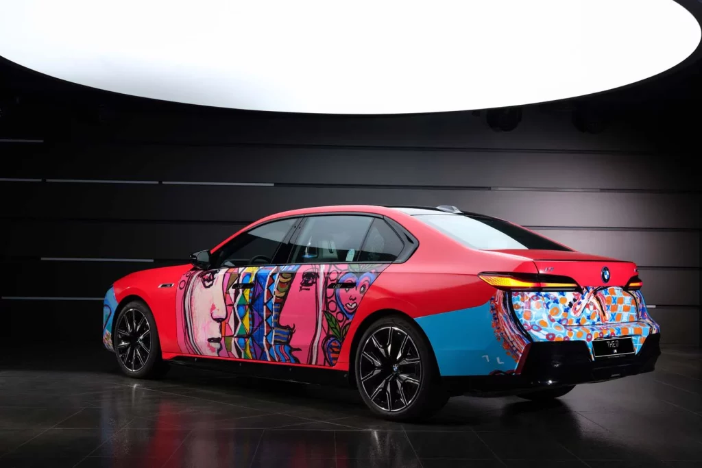 BMW presenta en Seúl un impresionante i7 eléctrico: no hay otro igual 115 Motor16 ART CAR BMW Lee Yun Yong 2025510 Motor16