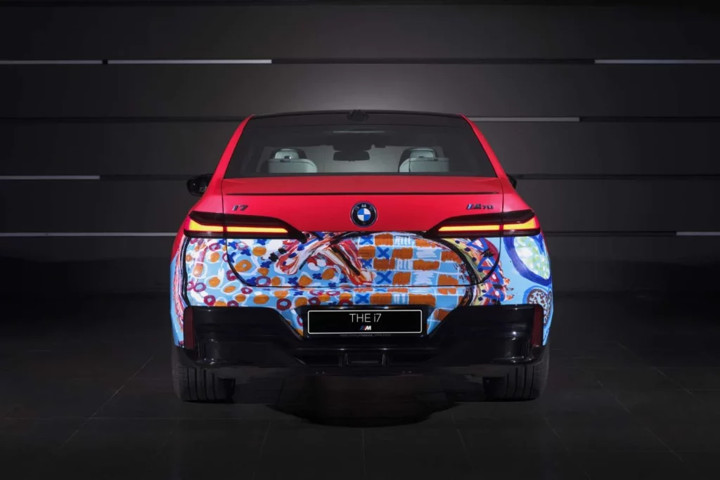 BMW presenta en Seúl un impresionante i7 eléctrico: no hay otro igual 109 Motor16 ART CAR BMW Lee Yun Yong 202559 Motor16