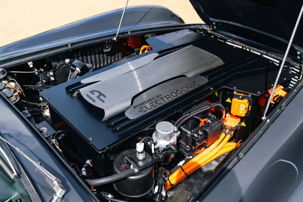 Electrogenic transforma el icónico Aston Martin DB6 en un obra maestra eléctrica 30 Motor16 ASTON MARTIN DB6 ELECTROGENICS 19 Motor16