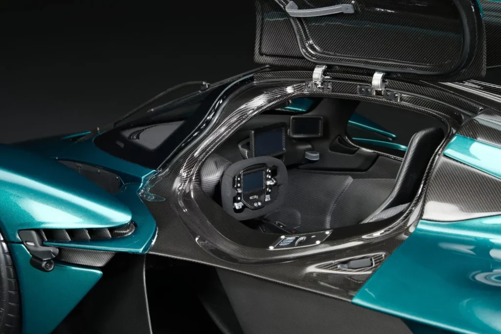 El Aston Martin Valkyrie se somete a la máquina reductora de Amalgam
