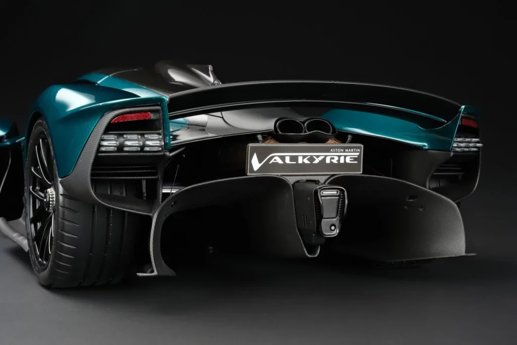 El Aston Martin Valkyrie se somete a la máquina reductora de Amalgam