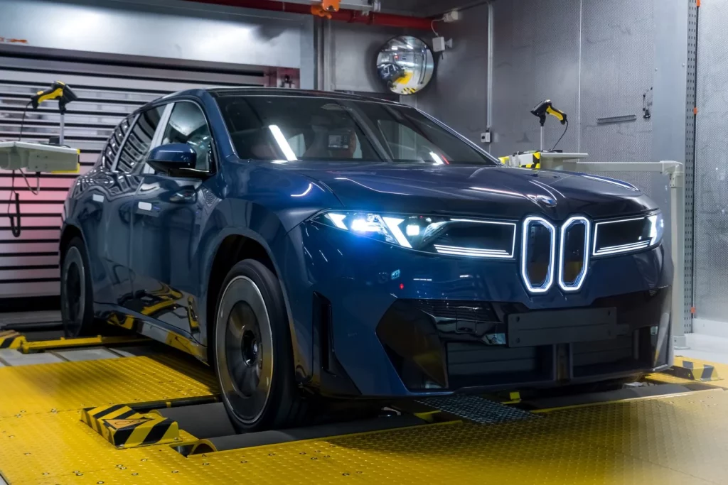 El nuevo BMW iX3 ya es una realidad que sale de la avanzada factoría de Debrecen 16 Motor16 BMW Group Plant Debrecen Assembly 21 Motor16
