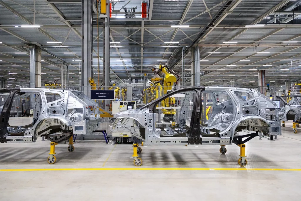 El nuevo BMW iX3 ya es una realidad que sale de la avanzada factoría de Debrecen 19 Motor16 BMW Group Plant Debrecen Body Shop 12 Motor16
