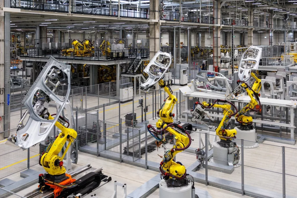El nuevo BMW iX3 ya es una realidad que sale de la avanzada factoría de Debrecen 27 Motor16 BMW Group Plant Debrecen Body Shop 29 Motor16