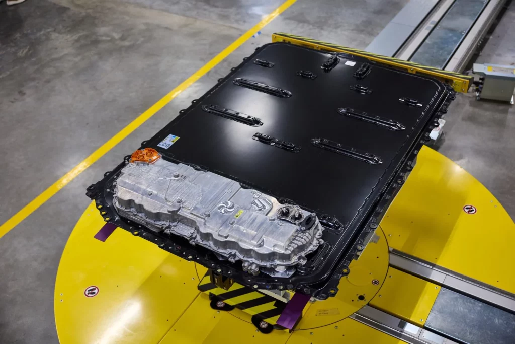 El nuevo BMW iX3 ya es una realidad que sale de la avanzada factoría de Debrecen 30 Motor16 BMW Group Plant Debrecen High Voltage Battery Assembly 2 Motor16