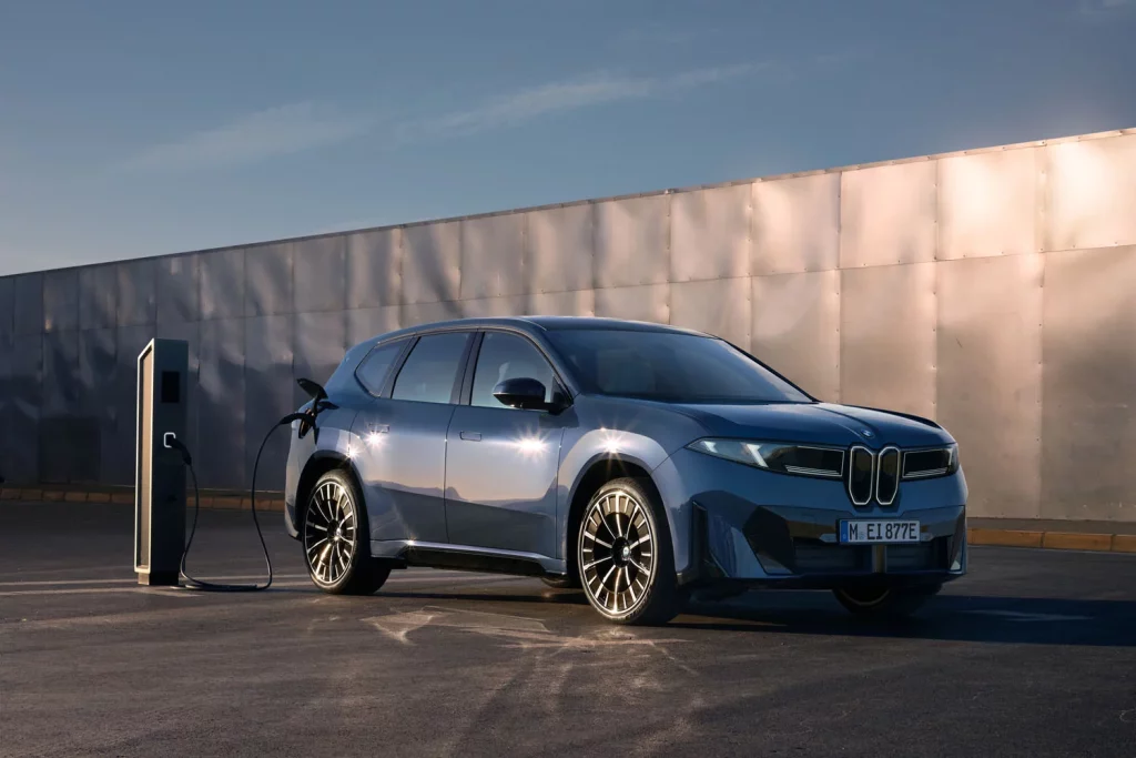 BMW IX3 13 Motor16