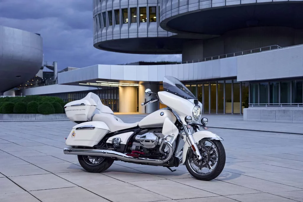 BMW R 18 Transcontinenta papa Leon XIV8 Motor16