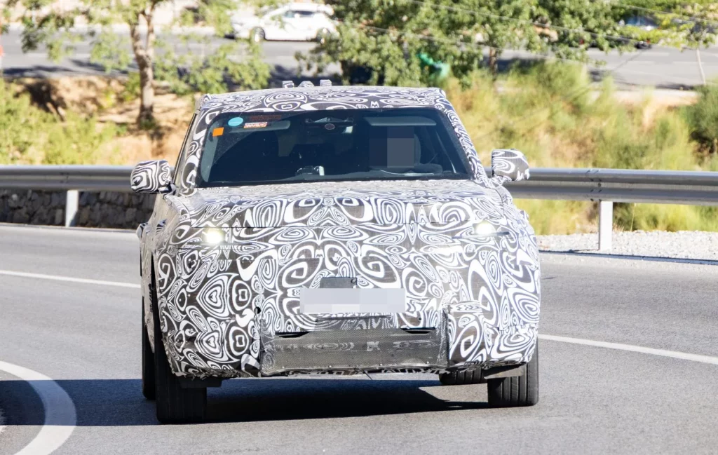 El 'Baby Defender' está en camino, y será 100 % eléctrico 4 Motor16 Baby Defender Sport Defender 80 2 Motor16