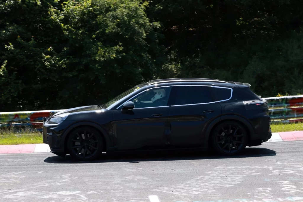 Bentley SUV EV 8