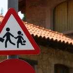 Seguridad vial alerta: estas son las señales que cambian la entrada y salida de los colegios desde septiembre