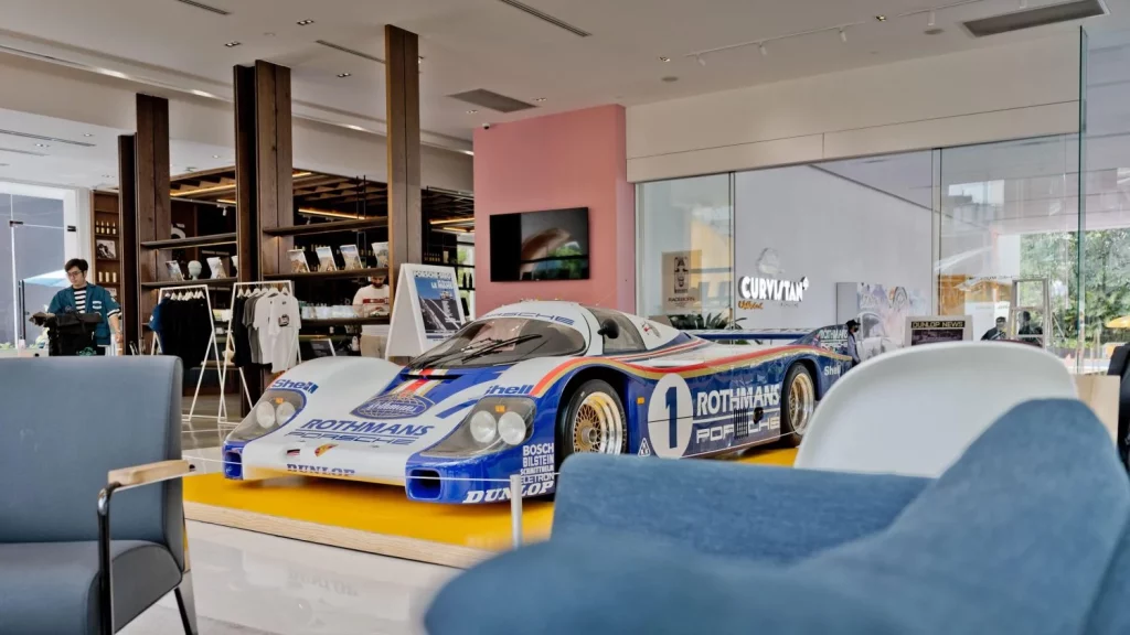 Curvistan Bangkok celebra su aniversario con el Porsche 956 LH 3 Motor16 Curvistan Bangkok Porsche 1 Motor16